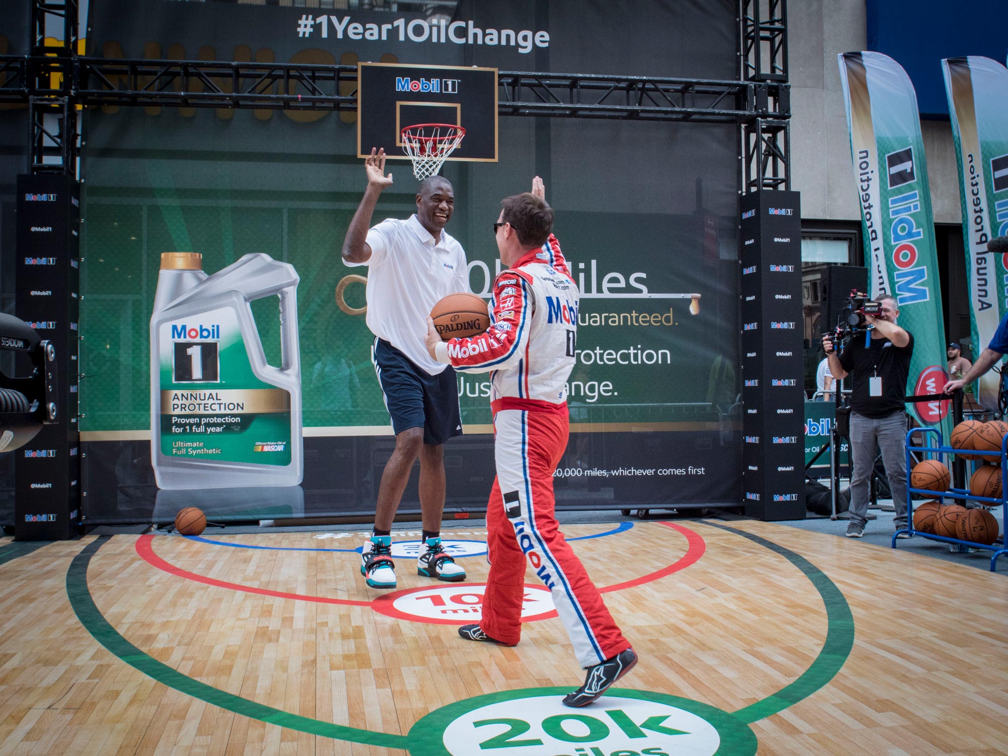 mobil-1-plaza-basketball-event-nyc